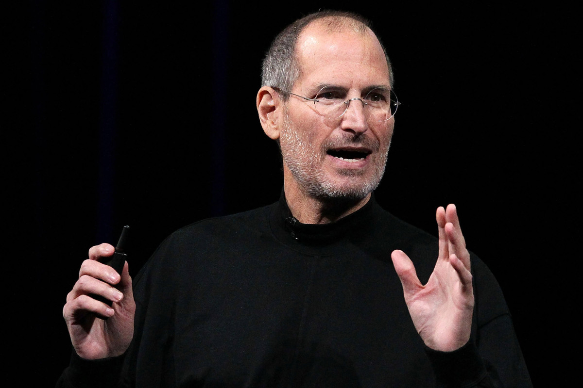 Steve Jobs vaihtoi 120 000 dollarin Mercedes-Benz SL55 AMG -autonsa kuuden kuukauden välein. Ja kaikki johtui rekisterikilvestä