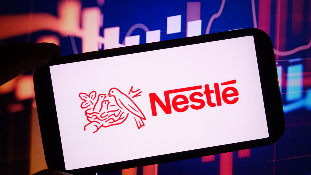 Nestlé erottaa toimitusjohtajansa saatuaan tietää tämän romanttisesta suhteesta työntekijään.