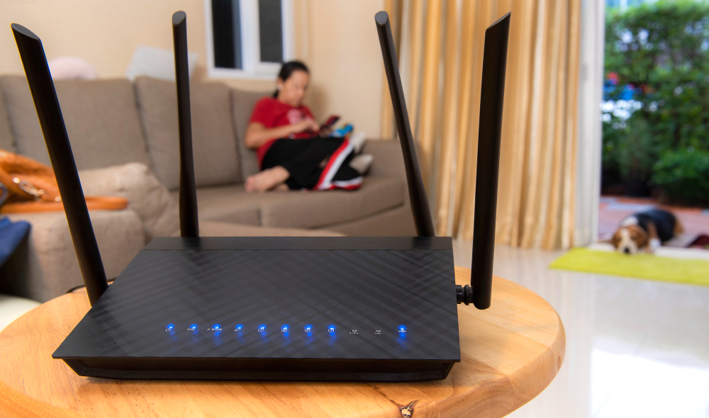 Mihin sijoittaa kotona Wi-Fi-reititin, jotta vältytään hitaalta internetyhteydeltä päivän aikana