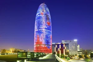 Ei Madridissa eikä Barcelonassa: tämä kaupunki tulee olemaan Espanjan korkein asuinrakennus, jonka korkeus on 230 metriä.